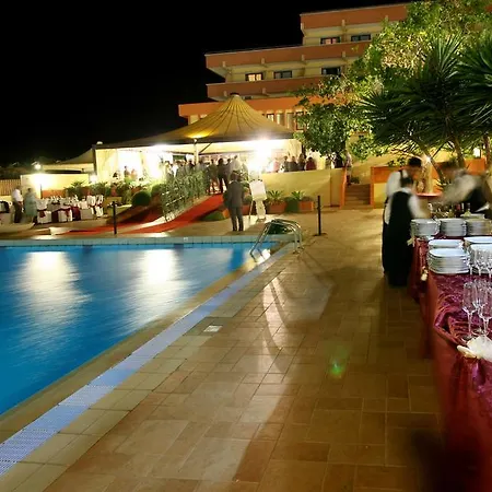 Setar Hotel 4*